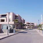 Superbe appartement en résidence avec piscine - Riad Garden, Agdal